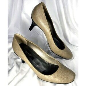 J. Bournazos Women's EU 40 US 9.5 Beige Heel Round Toe Slip-On Leather Pumps